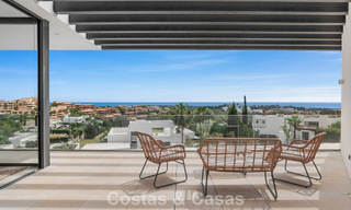 Villa contemporaine avec vues panoramiques sur la mer à vendre dans un prestigieux quartier de golf à Marbella - Benahavís 798851 