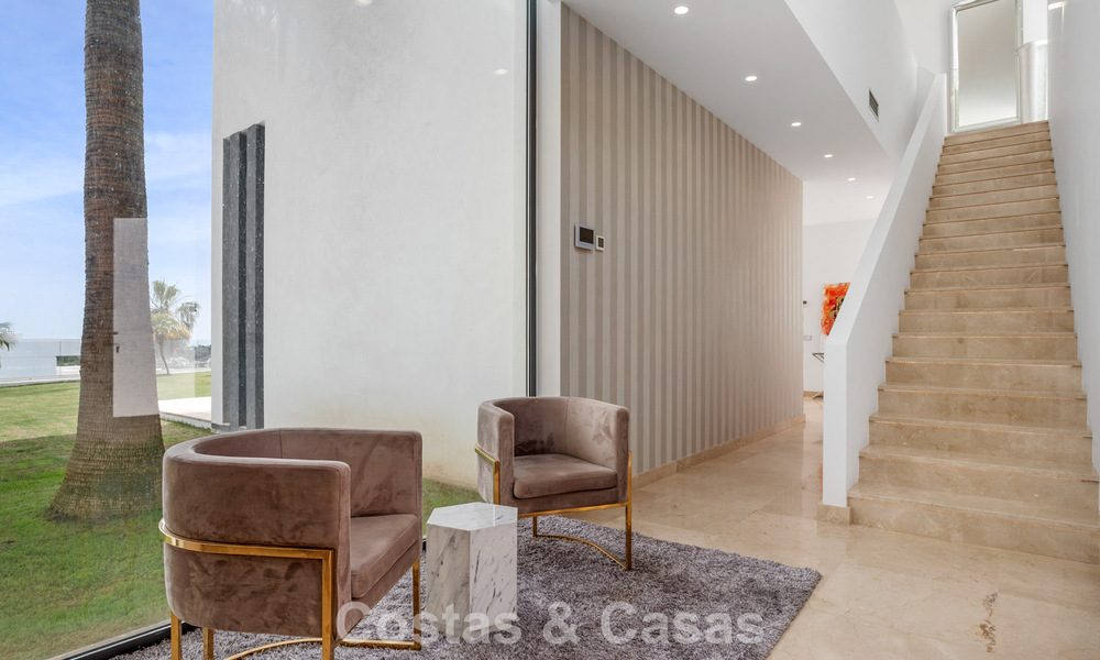 Villa contemporaine avec vues panoramiques sur la mer à vendre dans un prestigieux quartier de golf à Marbella - Benahavís 798868