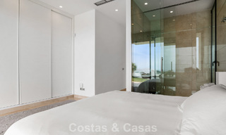 Villa contemporaine avec vues panoramiques sur la mer à vendre dans un prestigieux quartier de golf à Marbella - Benahavís 798870 