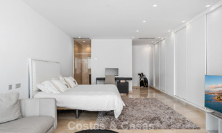 Villa contemporaine avec vues panoramiques sur la mer à vendre dans un prestigieux quartier de golf à Marbella - Benahavís 798875 