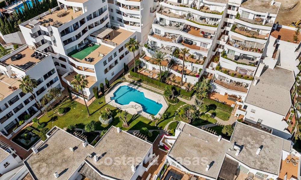 Appartement contemporain entièrement rénové et prêt à emménager à vendre à Nueva Andalucía, Marbella 798896