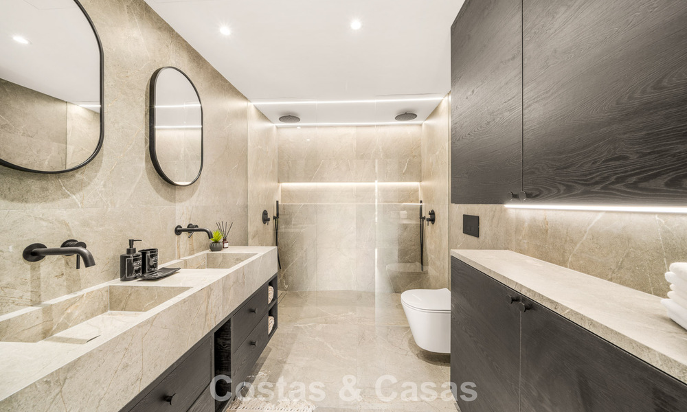 Appartement contemporain entièrement rénové et prêt à emménager à vendre à Nueva Andalucía, Marbella 798902