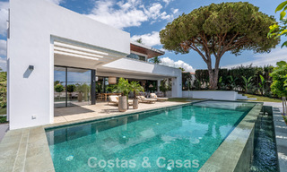 Villa haut de gamme en bord de plage avec toit-terrasse et jacuzzi avec vue sur la mer à vendre à l’est du centre de Marbella 799185 