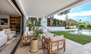Villa haut de gamme en bord de plage avec toit-terrasse et jacuzzi avec vue sur la mer à vendre à l’est du centre de Marbella 799192 