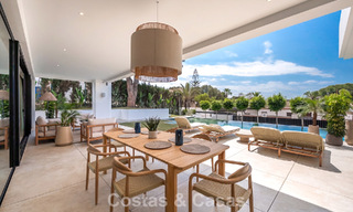 Villa haut de gamme en bord de plage avec toit-terrasse et jacuzzi avec vue sur la mer à vendre à l’est du centre de Marbella 799200 