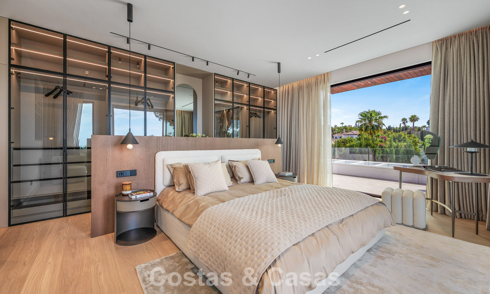 Villa haut de gamme en bord de plage avec toit-terrasse et jacuzzi avec vue sur la mer à vendre à l’est du centre de Marbella 799210