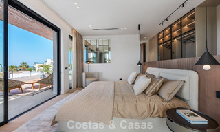 Villa haut de gamme en bord de plage avec toit-terrasse et jacuzzi avec vue sur la mer à vendre à l’est du centre de Marbella 799211 