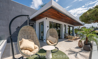 Villa haut de gamme en bord de plage avec toit-terrasse et jacuzzi avec vue sur la mer à vendre à l’est du centre de Marbella 799220 