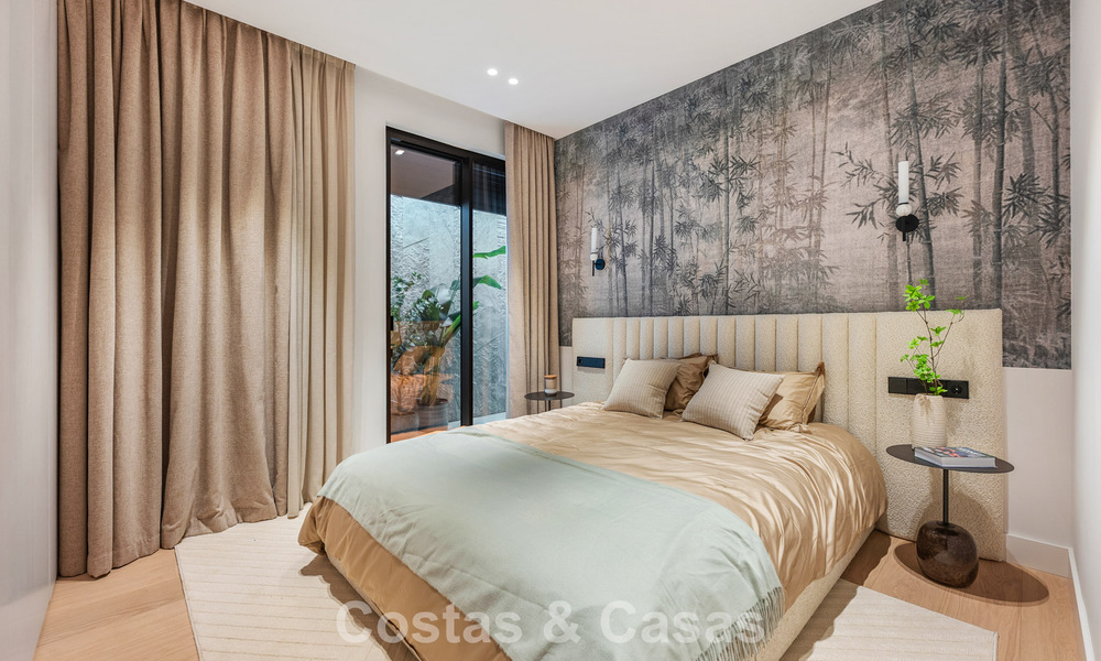Villa haut de gamme en bord de plage avec toit-terrasse et jacuzzi avec vue sur la mer à vendre à l’est du centre de Marbella 799233