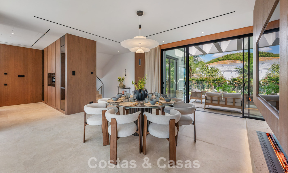 Villa haut de gamme en bord de plage avec toit-terrasse et jacuzzi avec vue sur la mer à vendre à l’est du centre de Marbella 799269