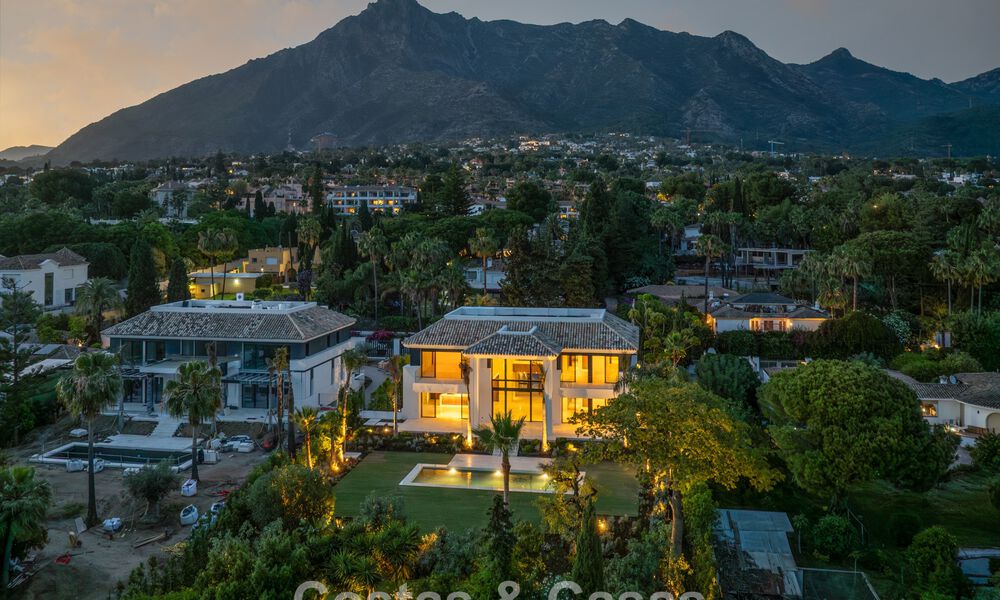 Nouvelle villa architecturale moderne avec vue imprenable sur la mer à vendre sur le Golden Mile de Marbella 799285