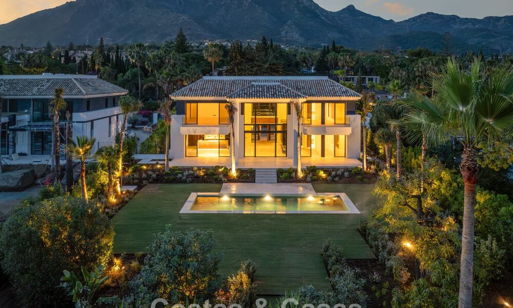 Nouvelle villa architecturale moderne avec vue imprenable sur la mer à vendre sur le Golden Mile de Marbella 799287