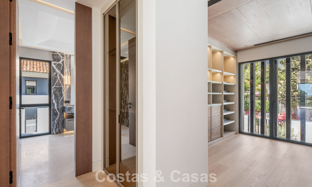 Nouvelle villa architecturale moderne avec vue imprenable sur la mer à vendre sur le Golden Mile de Marbella 799293