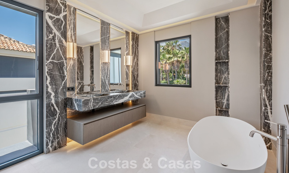 Nouvelle villa architecturale moderne avec vue imprenable sur la mer à vendre sur le Golden Mile de Marbella 799294