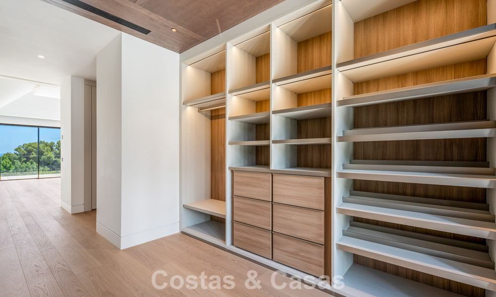 Nouvelle villa architecturale moderne avec vue imprenable sur la mer à vendre sur le Golden Mile de Marbella 799302