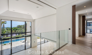 Nouvelle villa architecturale moderne avec vue imprenable sur la mer à vendre sur le Golden Mile de Marbella 799306 