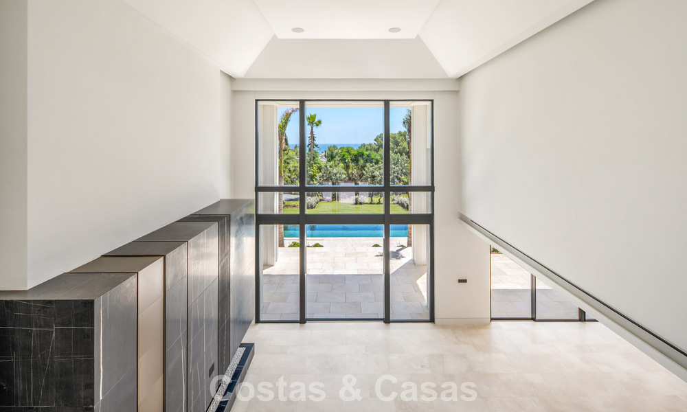Nouvelle villa architecturale moderne avec vue imprenable sur la mer à vendre sur le Golden Mile de Marbella 799308