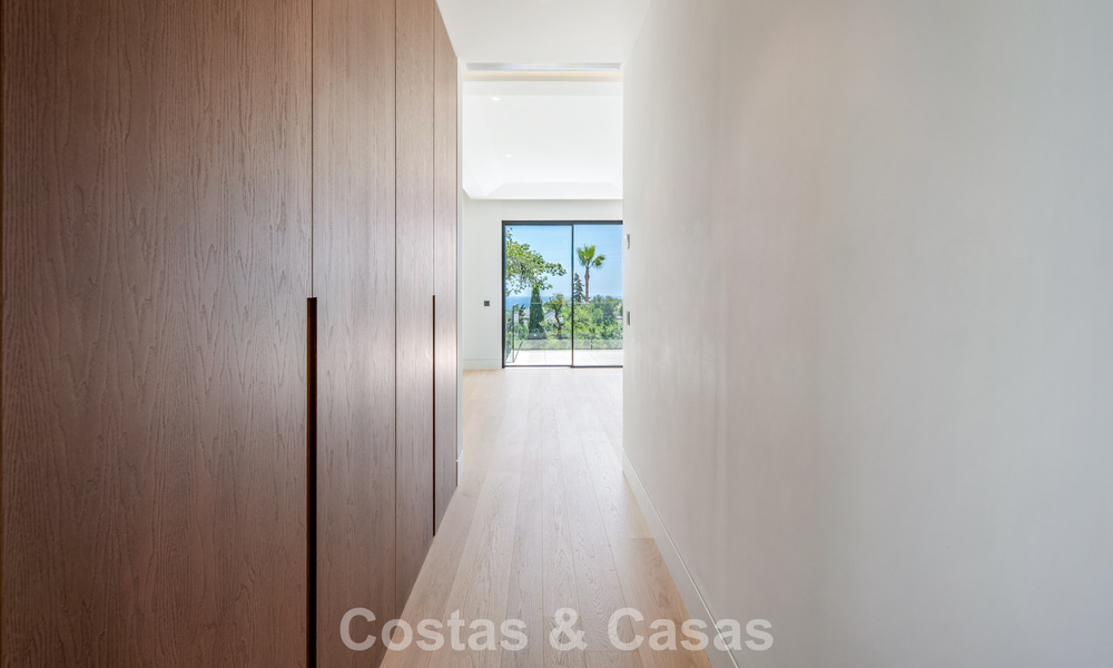 Nouvelle villa architecturale moderne avec vue imprenable sur la mer à vendre sur le Golden Mile de Marbella 799309