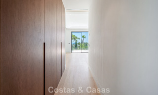 Nouvelle villa architecturale moderne avec vue imprenable sur la mer à vendre sur le Golden Mile de Marbella 799309 