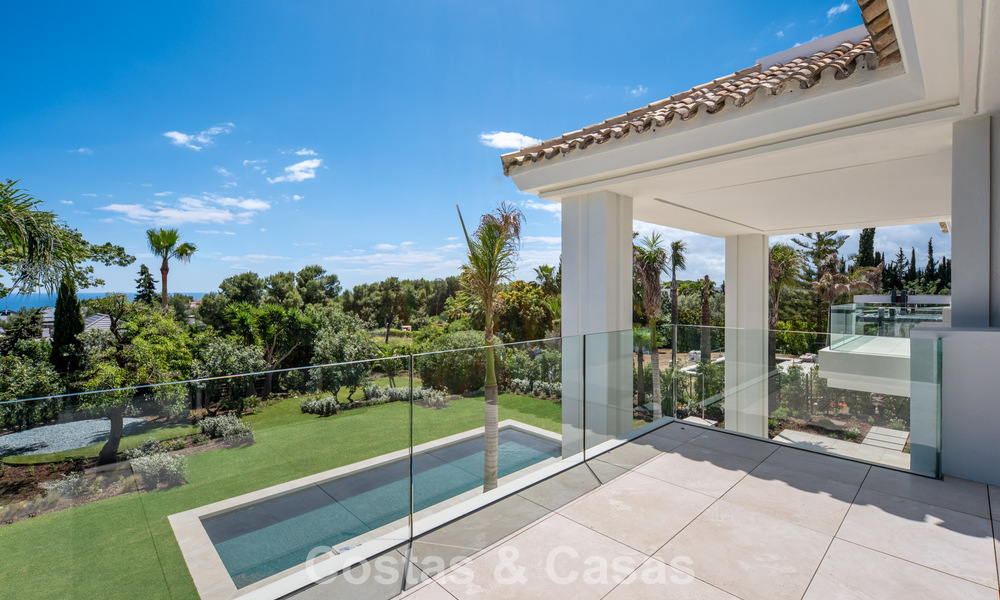Nouvelle villa architecturale moderne avec vue imprenable sur la mer à vendre sur le Golden Mile de Marbella 799311