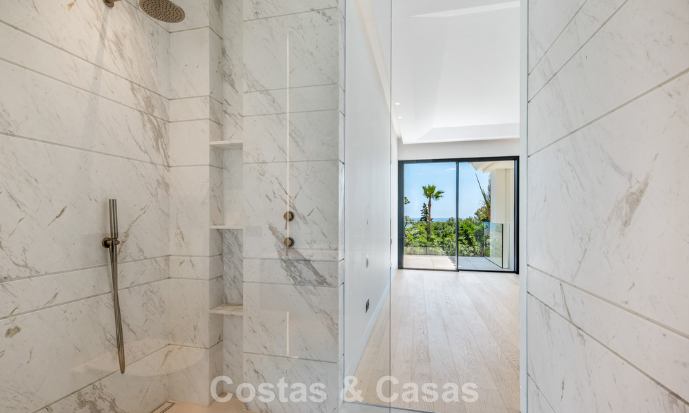 Nouvelle villa architecturale moderne avec vue imprenable sur la mer à vendre sur le Golden Mile de Marbella 799313
