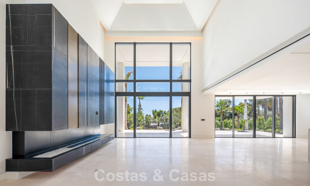 Nouvelle villa architecturale moderne avec vue imprenable sur la mer à vendre sur le Golden Mile de Marbella 799314