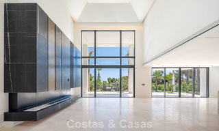 Nouvelle villa architecturale moderne avec vue imprenable sur la mer à vendre sur le Golden Mile de Marbella 799314 