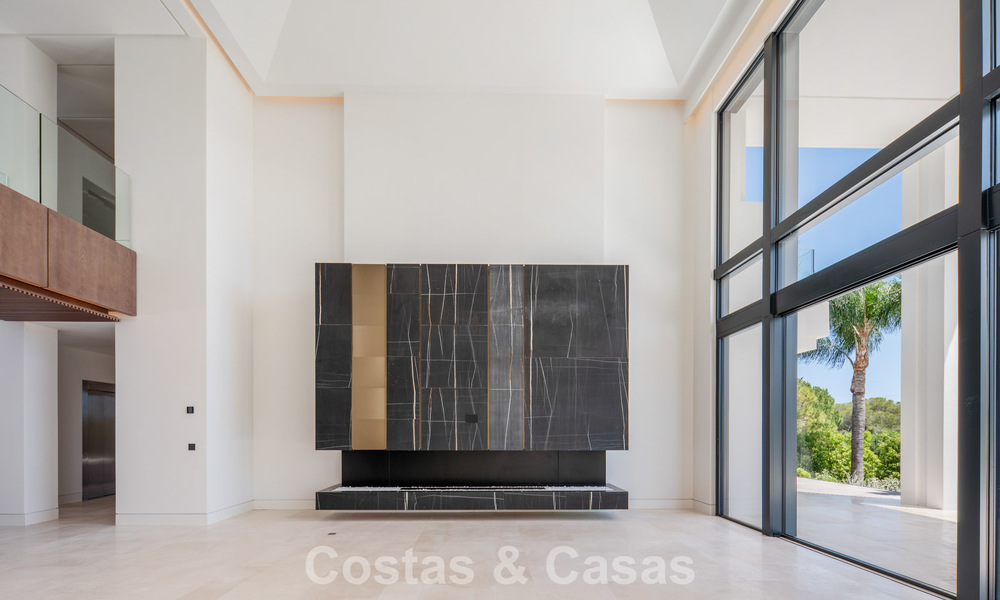 Nouvelle villa architecturale moderne avec vue imprenable sur la mer à vendre sur le Golden Mile de Marbella 799315