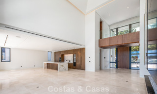 Nouvelle villa architecturale moderne avec vue imprenable sur la mer à vendre sur le Golden Mile de Marbella 799317 