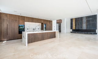 Nouvelle villa architecturale moderne avec vue imprenable sur la mer à vendre sur le Golden Mile de Marbella 799319 