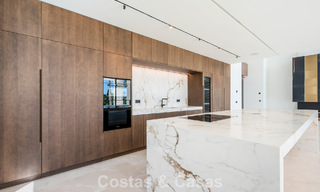 Nouvelle villa architecturale moderne avec vue imprenable sur la mer à vendre sur le Golden Mile de Marbella 799320 