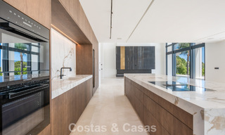Nouvelle villa architecturale moderne avec vue imprenable sur la mer à vendre sur le Golden Mile de Marbella 799322 