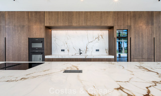 Nouvelle villa architecturale moderne avec vue imprenable sur la mer à vendre sur le Golden Mile de Marbella 799323 