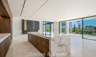 Nouvelle villa architecturale moderne avec vue imprenable sur la mer à vendre sur le Golden Mile de Marbella 799324 