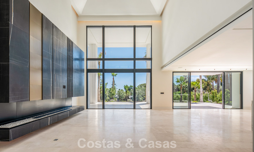 Nouvelle villa architecturale moderne avec vue imprenable sur la mer à vendre sur le Golden Mile de Marbella 799327