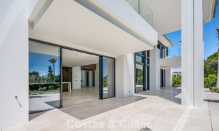 Nouvelle villa architecturale moderne avec vue imprenable sur la mer à vendre sur le Golden Mile de Marbella 799329 