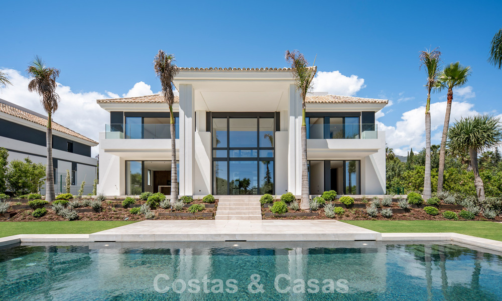 Nouvelle villa architecturale moderne avec vue imprenable sur la mer à vendre sur le Golden Mile de Marbella 799332