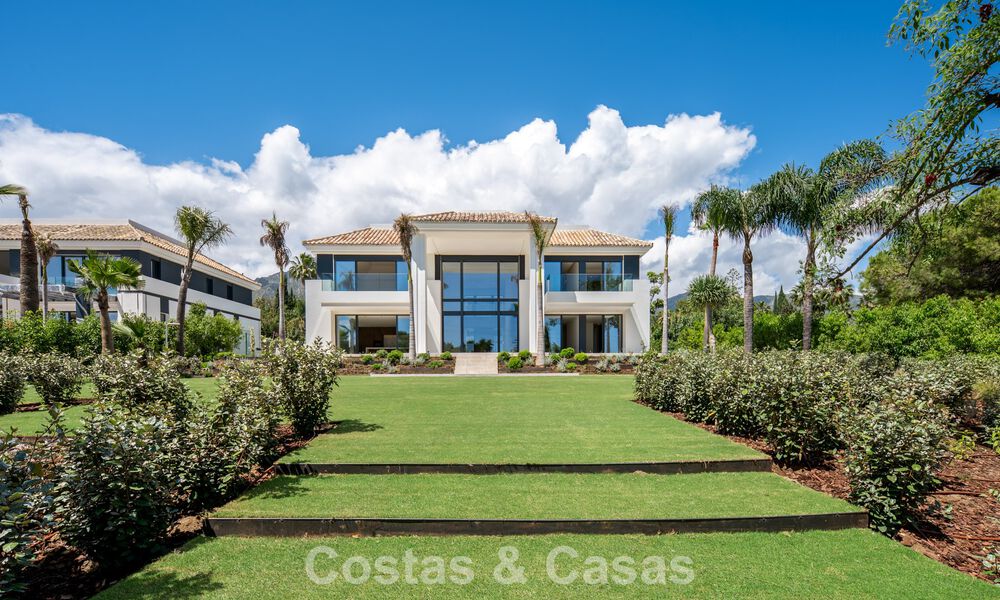 Nouvelle villa architecturale moderne avec vue imprenable sur la mer à vendre sur le Golden Mile de Marbella 799333