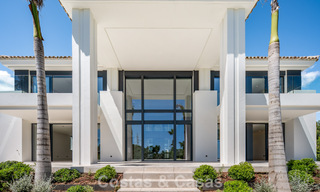 Nouvelle villa architecturale moderne avec vue imprenable sur la mer à vendre sur le Golden Mile de Marbella 799338 