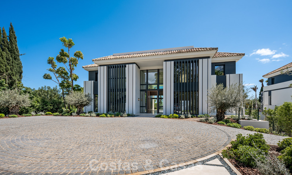 Nouvelle villa architecturale moderne avec vue imprenable sur la mer à vendre sur le Golden Mile de Marbella 799340