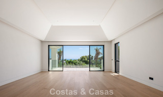 Nouvelle villa architecturale moderne avec vue imprenable sur la mer à vendre sur le Golden Mile de Marbella 799344 