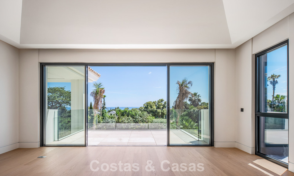 Nouvelle villa architecturale moderne avec vue imprenable sur la mer à vendre sur le Golden Mile de Marbella 799346