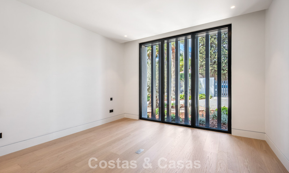 Nouvelle villa architecturale moderne avec vue imprenable sur la mer à vendre sur le Golden Mile de Marbella 799348