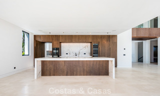 Nouvelle villa architecturale moderne avec vue imprenable sur la mer à vendre sur le Golden Mile de Marbella 799351 