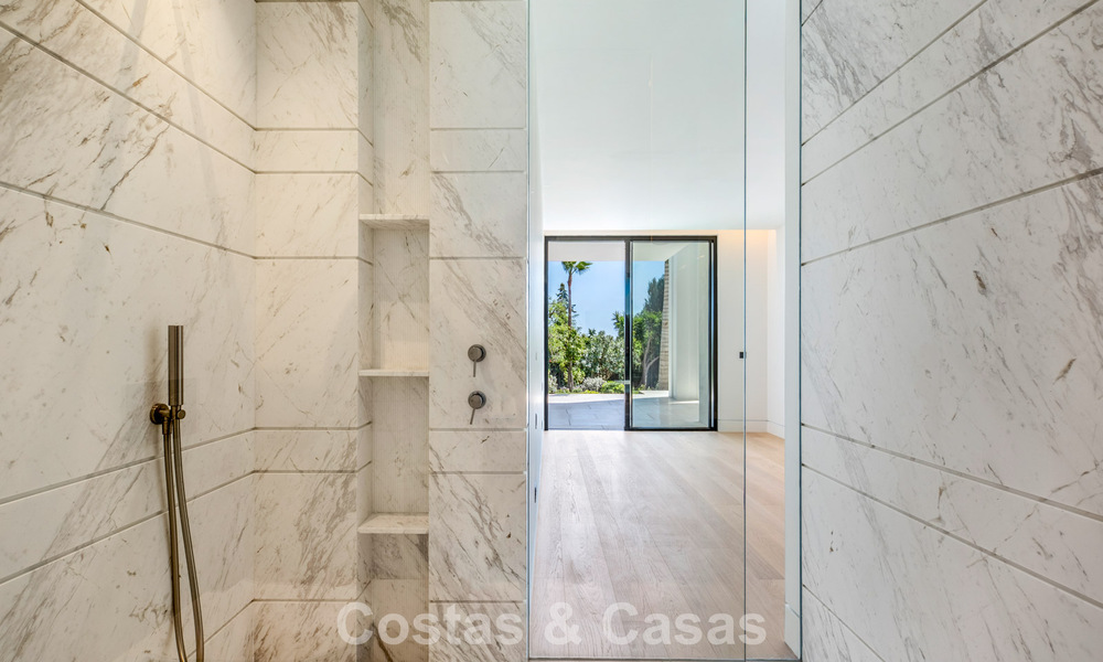 Nouvelle villa architecturale moderne avec vue imprenable sur la mer à vendre sur le Golden Mile de Marbella 799354