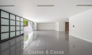 Nouvelle villa architecturale moderne avec vue imprenable sur la mer à vendre sur le Golden Mile de Marbella 799359 
