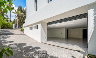 Nouvelle villa architecturale moderne avec vue imprenable sur la mer à vendre sur le Golden Mile de Marbella 799360 