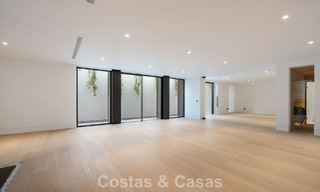 Nouvelle villa architecturale moderne avec vue imprenable sur la mer à vendre sur le Golden Mile de Marbella 799364 