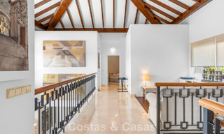 Villa de luxe espagnole intemporelle avec grand jardin et piscine à vendre dans les collines de Marbella - Benahavís 799375 