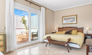 Villa de luxe espagnole intemporelle avec grand jardin et piscine à vendre dans les collines de Marbella - Benahavís 799388 